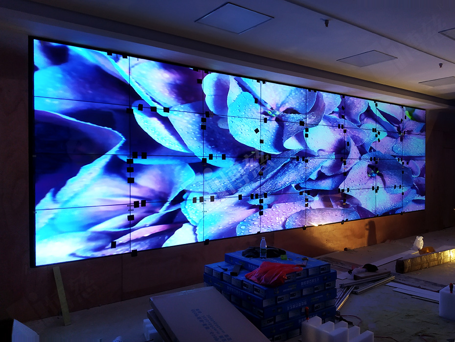32台三星3.5mm46寸液晶拼接屏入驻湖北黄石富池工业园